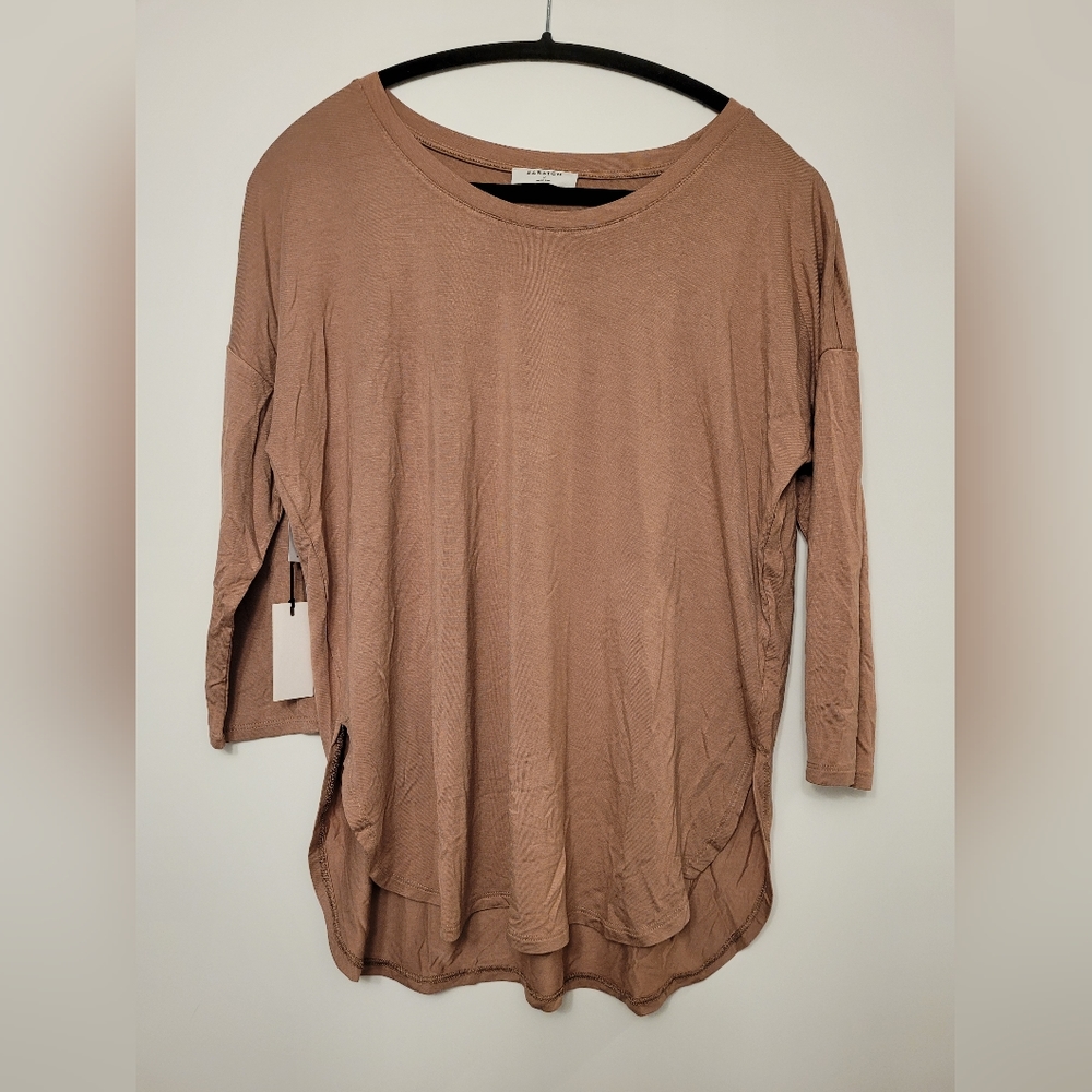NWT Aritzia Babaton Norris 3/4 sleeves top, size Medium